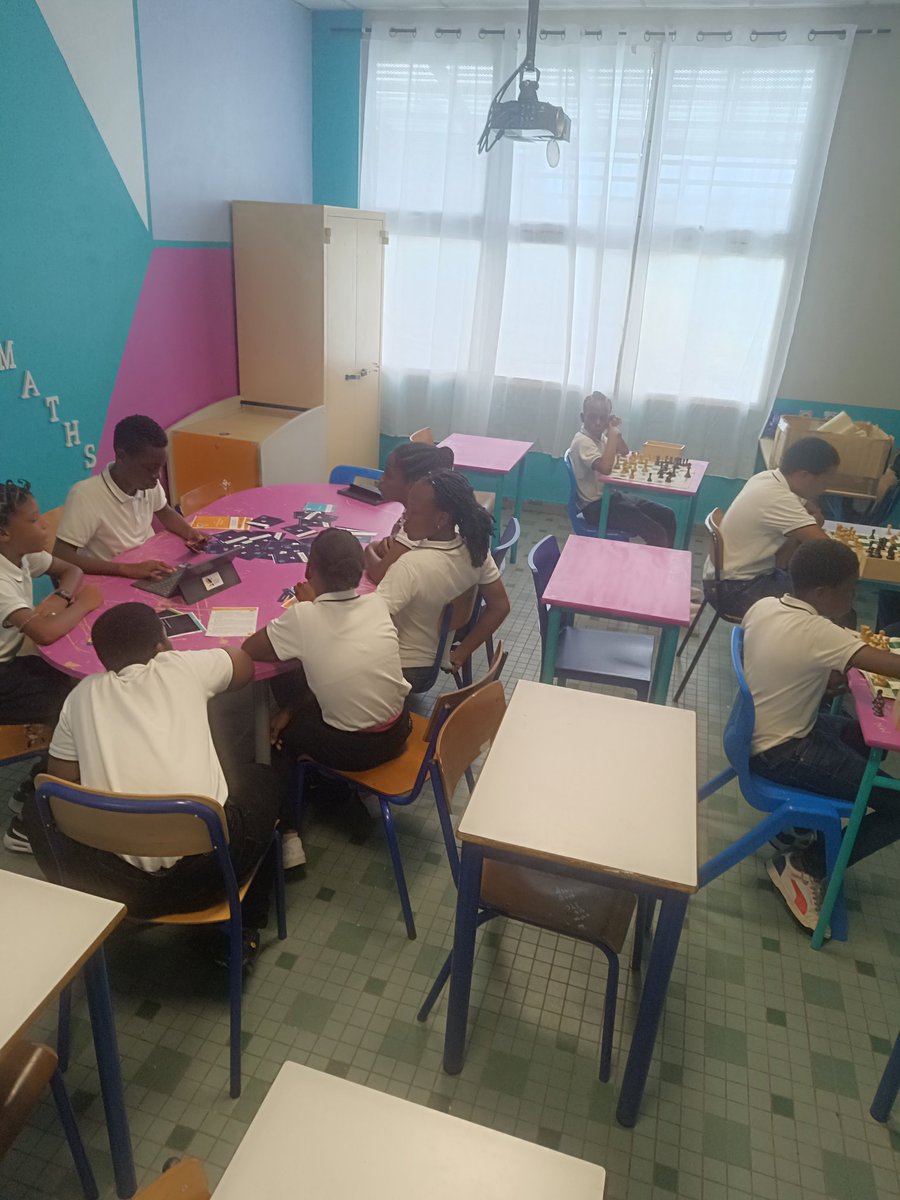 Laboratoire de maths Jenny Alpha tweet media