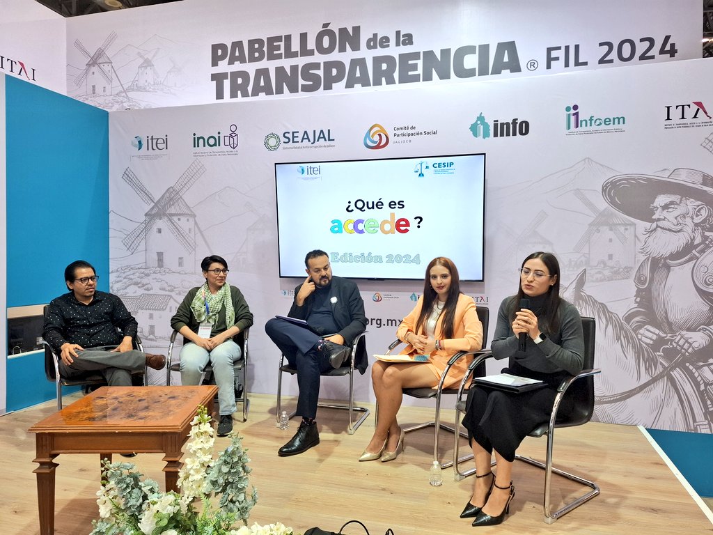 CESIP_ITEI's tweet photo. Hoy en el Pabellón de la Transparencia del @ITEIJal en la @FILGuadalajara, el equipo #CESIP presenta resultados del programa ACCEDE en su edición 2024. Participan: nuestro Director @MenyoRojas, así como @JessicaMeja16 e @itzelcortes21 https://t.co/x9gbJo8QXM