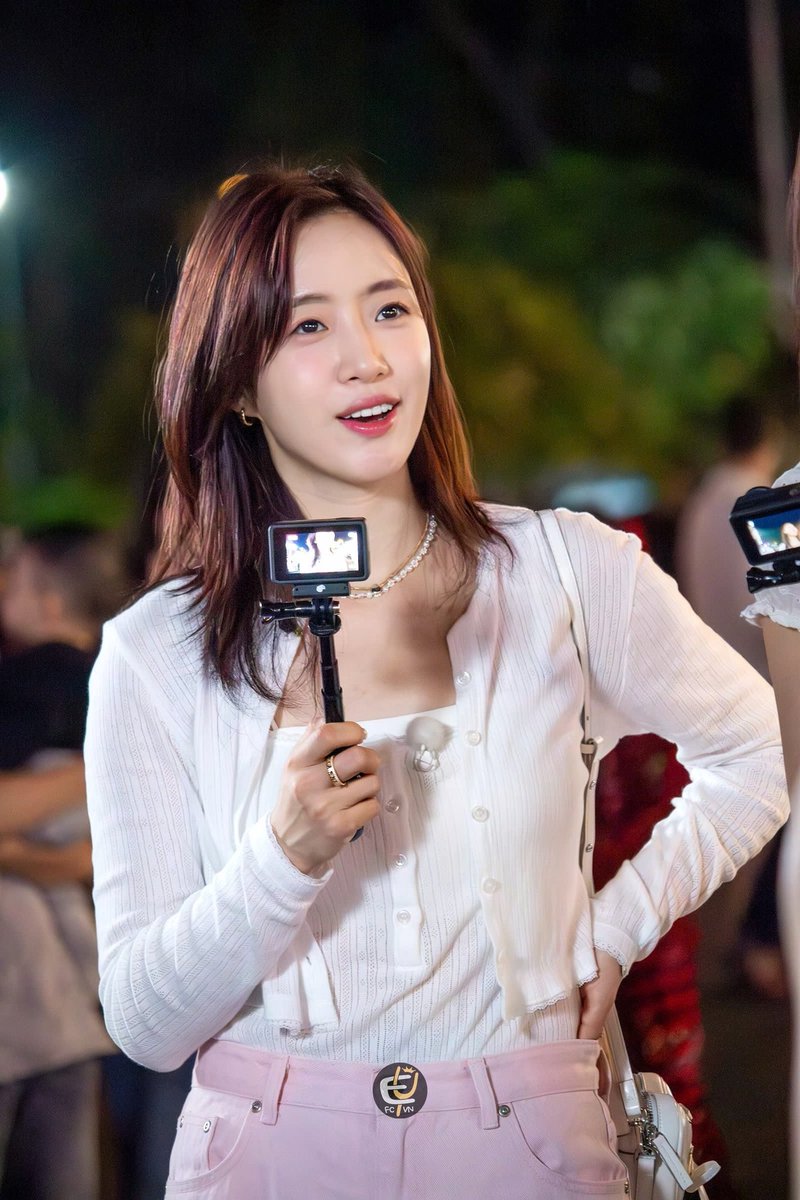 EunYeonInt's tweet photo. 241121 Eunjung @ Ben Thanh Market
https://t.co/vWCZfkSBea
#EunJung #티아라은정 #티아라 https://t.co/2BeIYarTAI