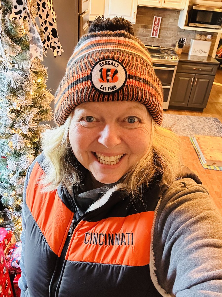 tgregoryrnemtp's tweet image. Forgot to post earlier…#showyourstripes Friday! @bengals #alwaysrepresent #foreverfan #whodey