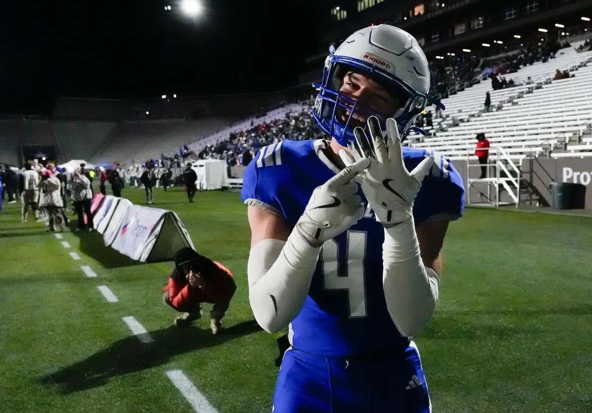 Ended my high school career as a STATE CHAMP. I thank God for the opportunity to be a rebel. 4 out 💙<a href="/ReelRebelsFB/">Reeltown Rebels Football</a> <a href="/CoachJohnsonRHS/">Matt Johnson</a>