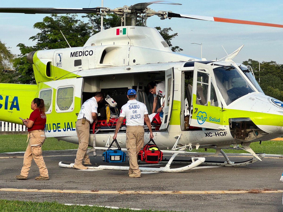 SAMUJalisco's tweet photo. ... Vallarta y
posterior a darse manejo para su estabilización, fue trasladado de forma segura en la UTIM Aérea con condiciones de mejora a un Hospital de ZMG para continuar con su atención. 3/3
#samucontigo 🚑🚁 https://t.co/bIDMoPqcIn