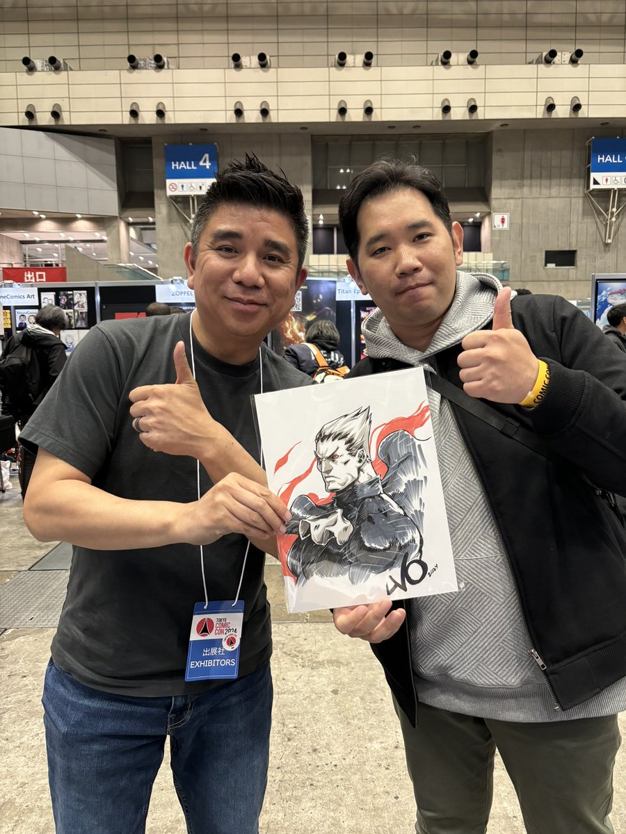 Takafumi2302's tweet photo. 東京コミコン1日目。
去年もお願いしたLong Voさんに
コミッションを依頼。去年はストリートファイターのリュウをお願いしたが、今回は懐かしい「ヴァンパイア」シリーズのデミトリを。カッコいい！コミックとリュウのステッカーも購入！
#東京コミコン2024 
#アーティストアレイ
#LongVo https://t.co/p1dWY3RDO0