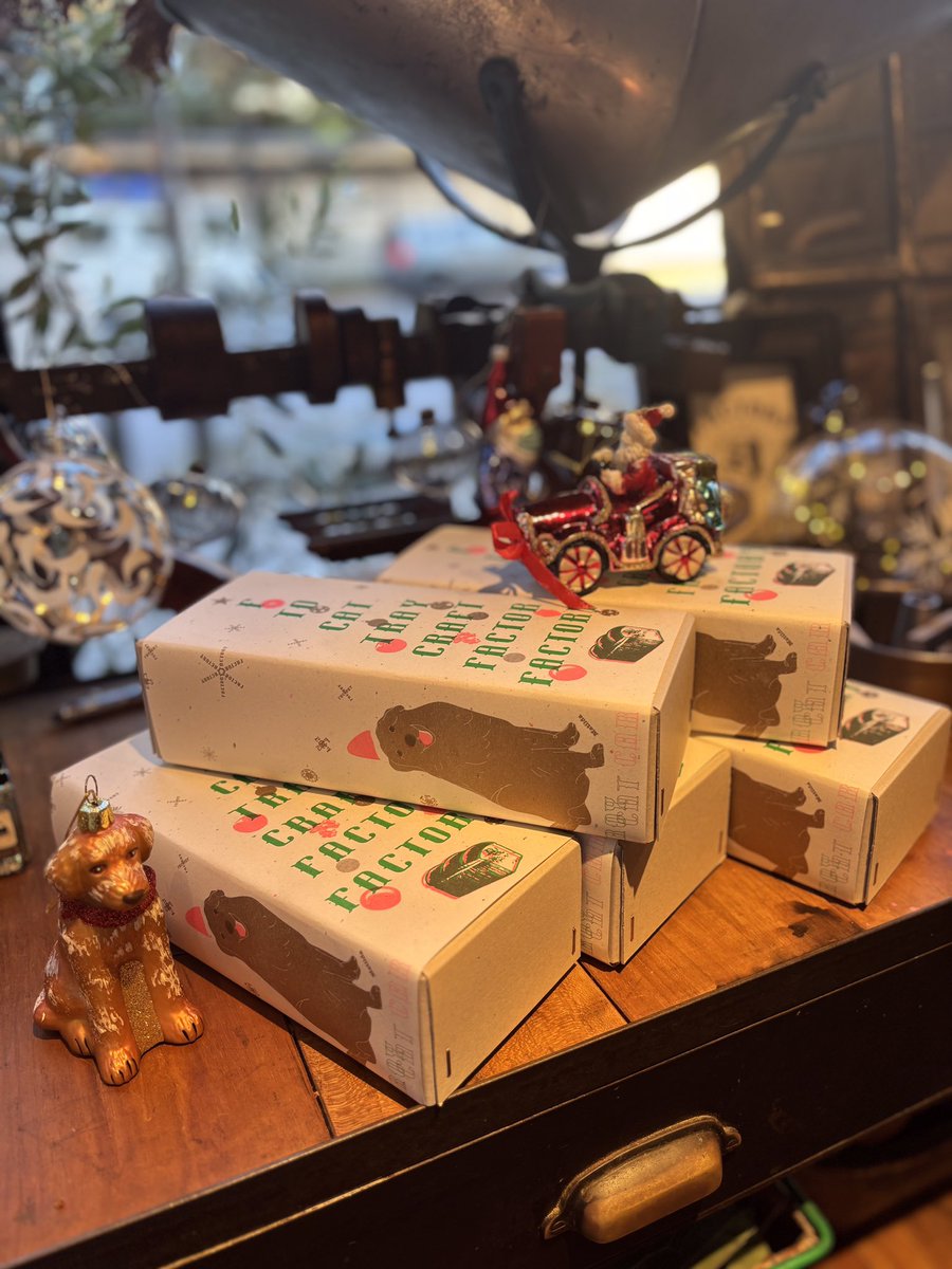 factory_kudan's tweet photo. おはようございます☀

FACTORYに素敵な���ースが届きました🎄

シュトーレンも販売中です🐕⭐️

#市ヶ谷パン #シュトーレン #パン屋 https://t.co/xd69Lxzlcm