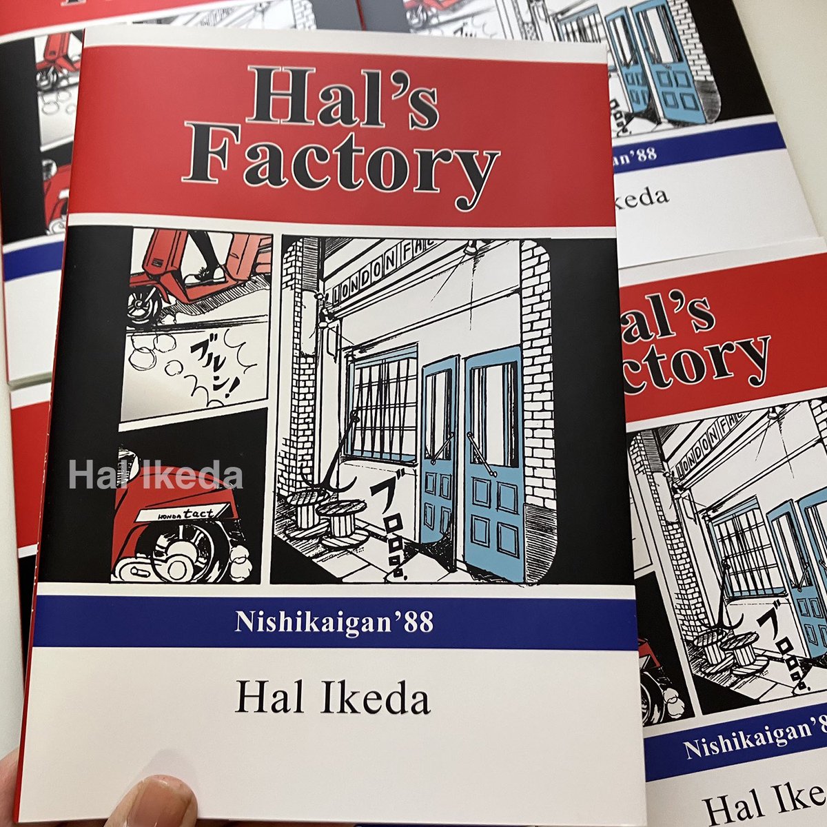 halikeda's tweet photo. 本日から #HalsFactory 展示@ #タコシェ にてスタートします!
新作シルクスクリーン作品と上京前の写真作品、
#マリーの赤色ドレス 未掲載分の原稿、ペン画も展示しています。
新作グッズも色々とあります◎
是非お越しください。
#池田ハル https://t.co/dxoCuinGQN