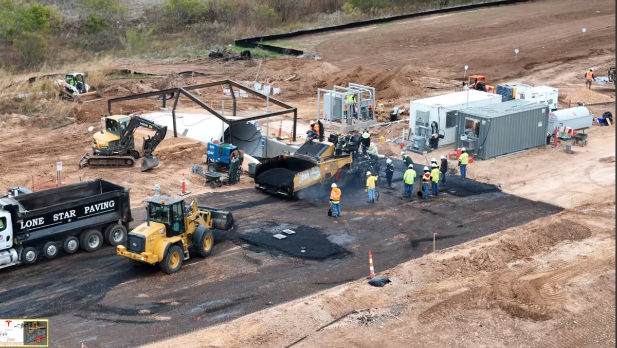 TheTeslaLife's tweet image. Our friend @JoeTegtmeyer spots a impressive Easter Egg under construction at the new #BoringCo Tunnel at #GigaFactory Texas, check out his full video here youtu.be/oF_MxBjANHI?si…
