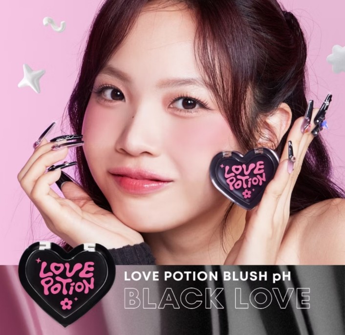 khaitrongkkz1's tweet photo. มาแล้ว !!  เลิฟโพชั่น บลัช พีเอ็ช แบลคเลิฟ BLUSH PH BLACK LOVE ในราคา เพียง 99 บาท ไม่มีไม่ได้แล้วป้ะ จะแต่งหน้าไปเรียนหรือทำงานก็ได้น้าา 🥰

พิกัด : https://t.co/XYRRh1tfx5 ✅

#dek68 #เลื่อนสอบทั่วประเทศ #Busday #เครื่องสําอางค์  #PHUTATCHAI #COPPERcechawat #หนุ่มกรรชัย https://t.co/D7TYar5JhX