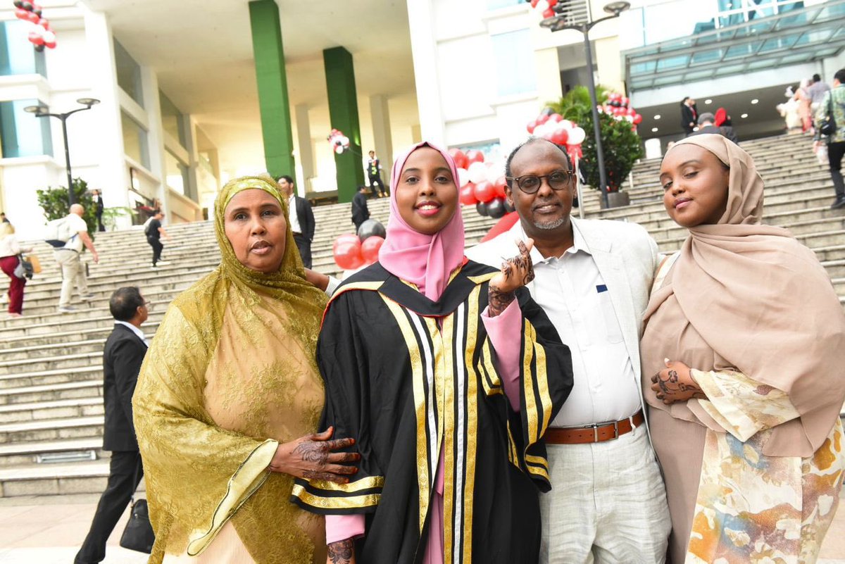 MohdShukriYajid's tweet photo. Welcome to our 34th Convocation graduands, parents and guests for today's MSU 34th Convocation ceremony. Lots of support &amp; love for our #MSUrians celebrating their convocation &amp; success culture at  #MSUConvo34. A special day to celebrate &amp; reflect on our journey thus far. https://t.co/HnbzZDe3FY