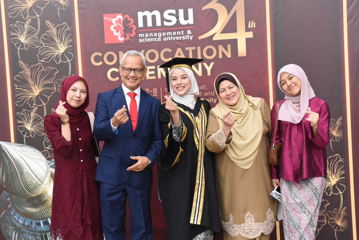 MohdShukriYajid's tweet photo. Welcome to our 34th Convocation graduands, parents and guests for today's MSU 34th Convocation ceremony. Lots of support &amp; love for our #MSUrians celebrating their convocation &amp; success culture at  #MSUConvo34. A special day to celebrate &amp; reflect on our journey thus far. https://t.co/HnbzZDe3FY