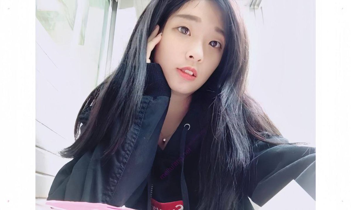 BooTikcat's tweet photo. 长相清纯的学生妹，没想到背后是一名骚妹妹 穿衣打扮很清秀 语男友经常出去约会 女孩也是班花 各种美拍照流出，与男友在酒店啪啪 抚摸着逼逼 水是真的不少！

点击链接 https://t.co/V7tIg9X8lc     

图片：29P     视频：24：18分钟         

#需求 #生理 #女神 #反差表 #少妇 https://t.co/dxvYlahNkV