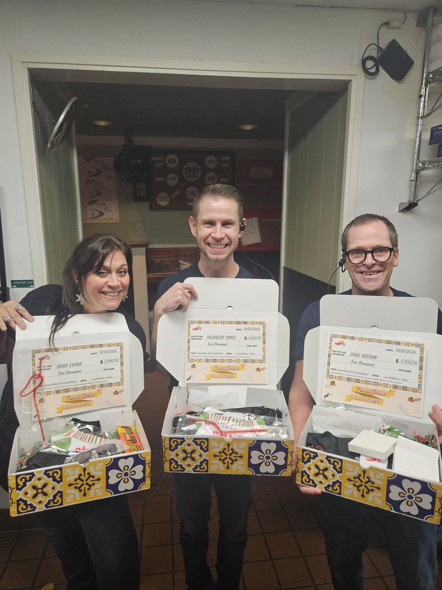 atc373's tweet photo. Sara, Andy, and Paul sold over 300 pies combined helping us sell over 600 slices landing Team Hanover number 1 in the brand! They all say thank you Chilis for the gift boxes! #ChilisLove https://t.co/CoQPVfribP