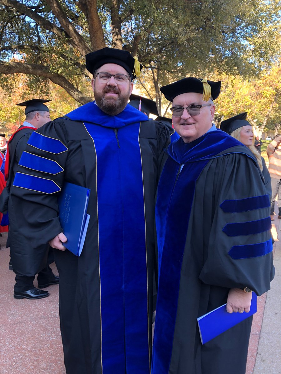 ProfMikeMorris's tweet photo. Congrats to two of my supervisees who graduated today, Chris on the left and Russell on the right. https://t.co/gejQmekexN