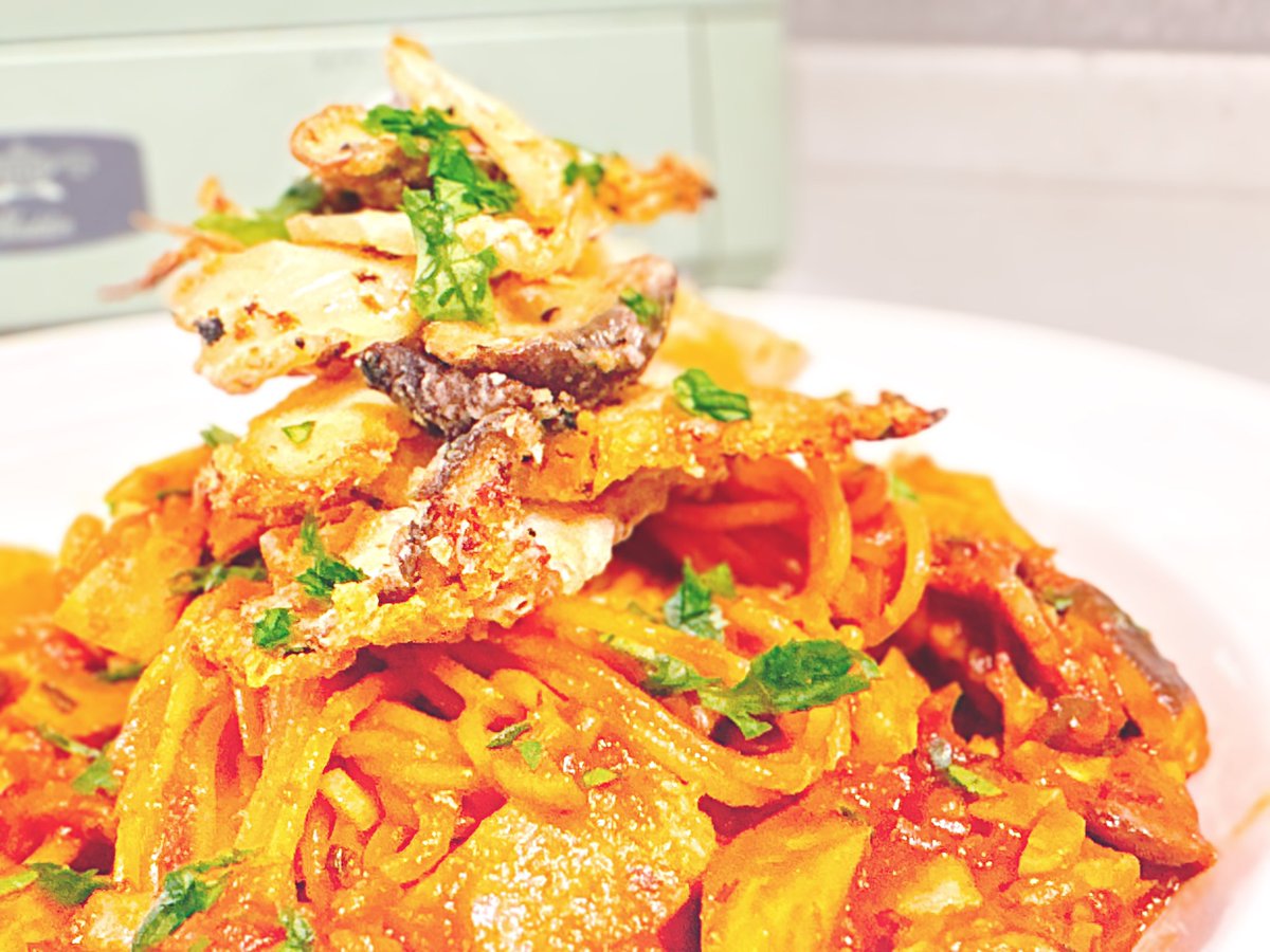 ta2ya_ta2ya's tweet photo. たっぷりキノコの
トマトソーススパゲティ
トッピングは
白舞茸とエリンギのチーズ焼き
にしてみました☺️
#今日はパスタ #今日のパスタ #パスタ #パスタ部 #パスタ好き #パスタ好きな人と繋がりたい #おうちパスタ #pasta #pastadinner #pastadish #spaghetti #mushroom #tomatoes https://t.co/seAXLwyaa3