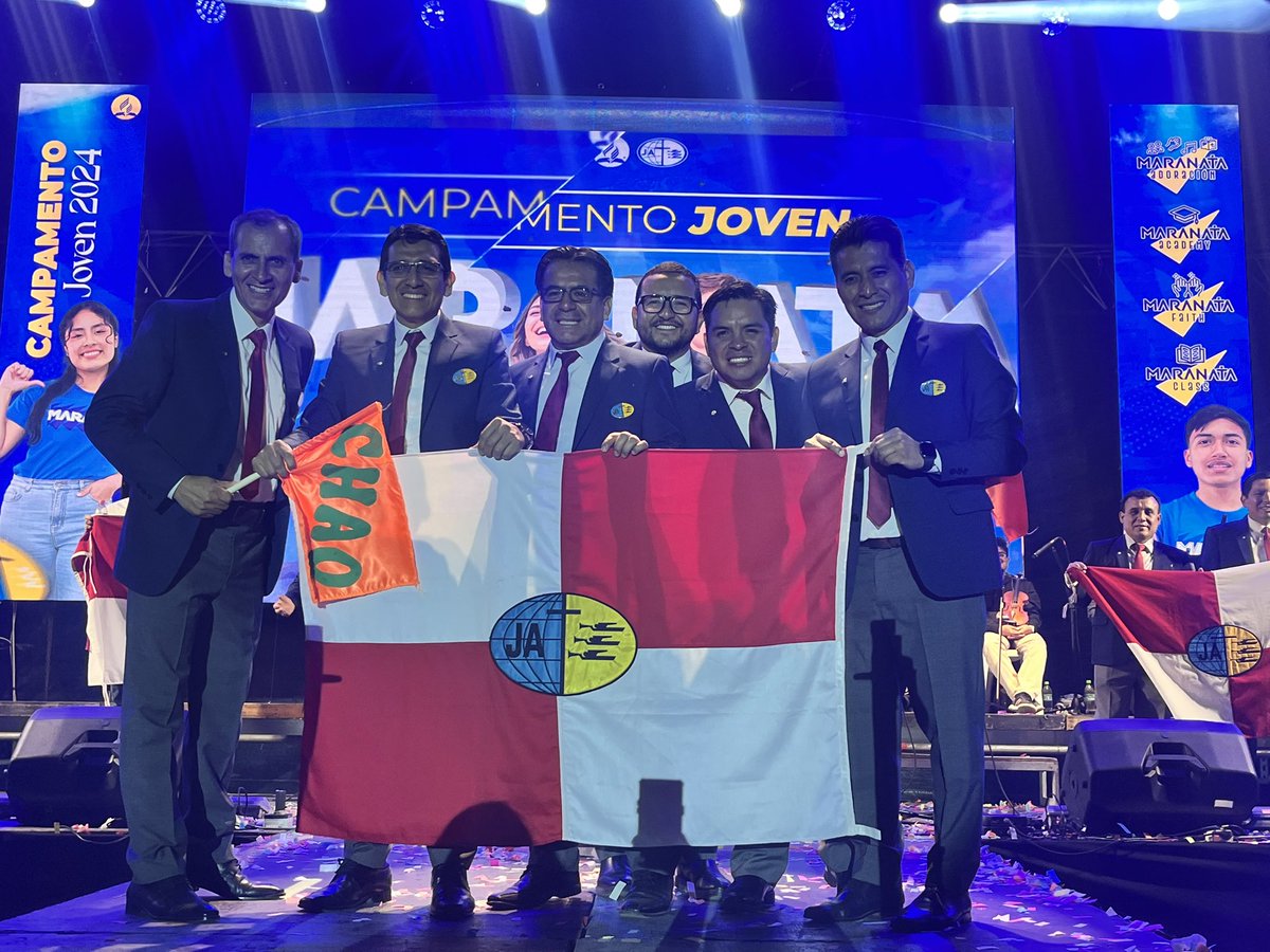 AdventistasANoP's tweet photo. ✨Iniamos el campamento de jóvenes #MARANTA. Líderes dan apertura con más 2 mil jóvenes participando de momentos especiales.👏 #RID #NuevasGeneraciones https://t.co/4gzFoy3amS