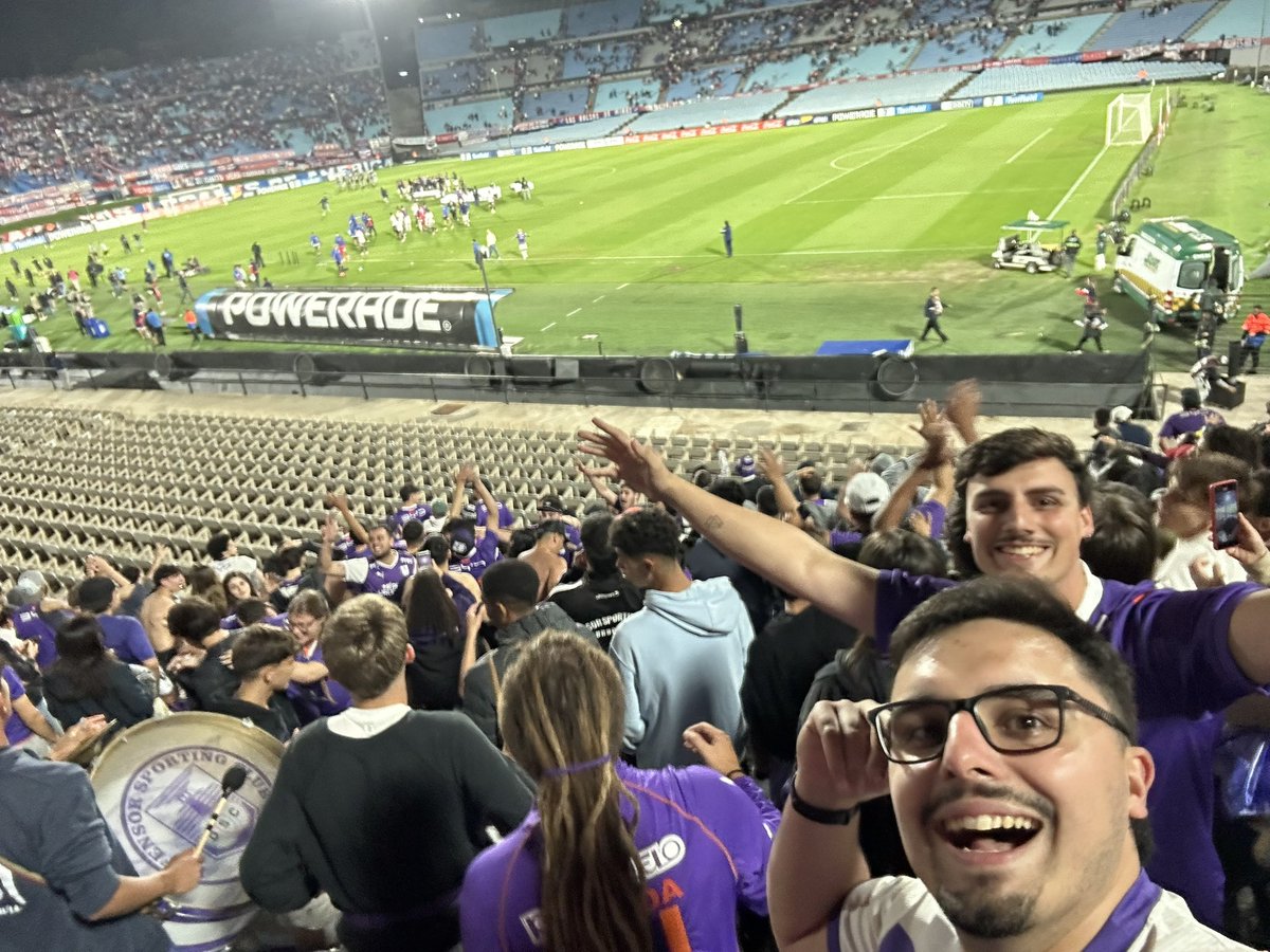 NicoDeLeonOrue's tweet photo. 🤩 Que lindo ser del Defensor Sporting Club 

TRI Campeones - @Agus11deleon https://t.co/flqI6N7eAM