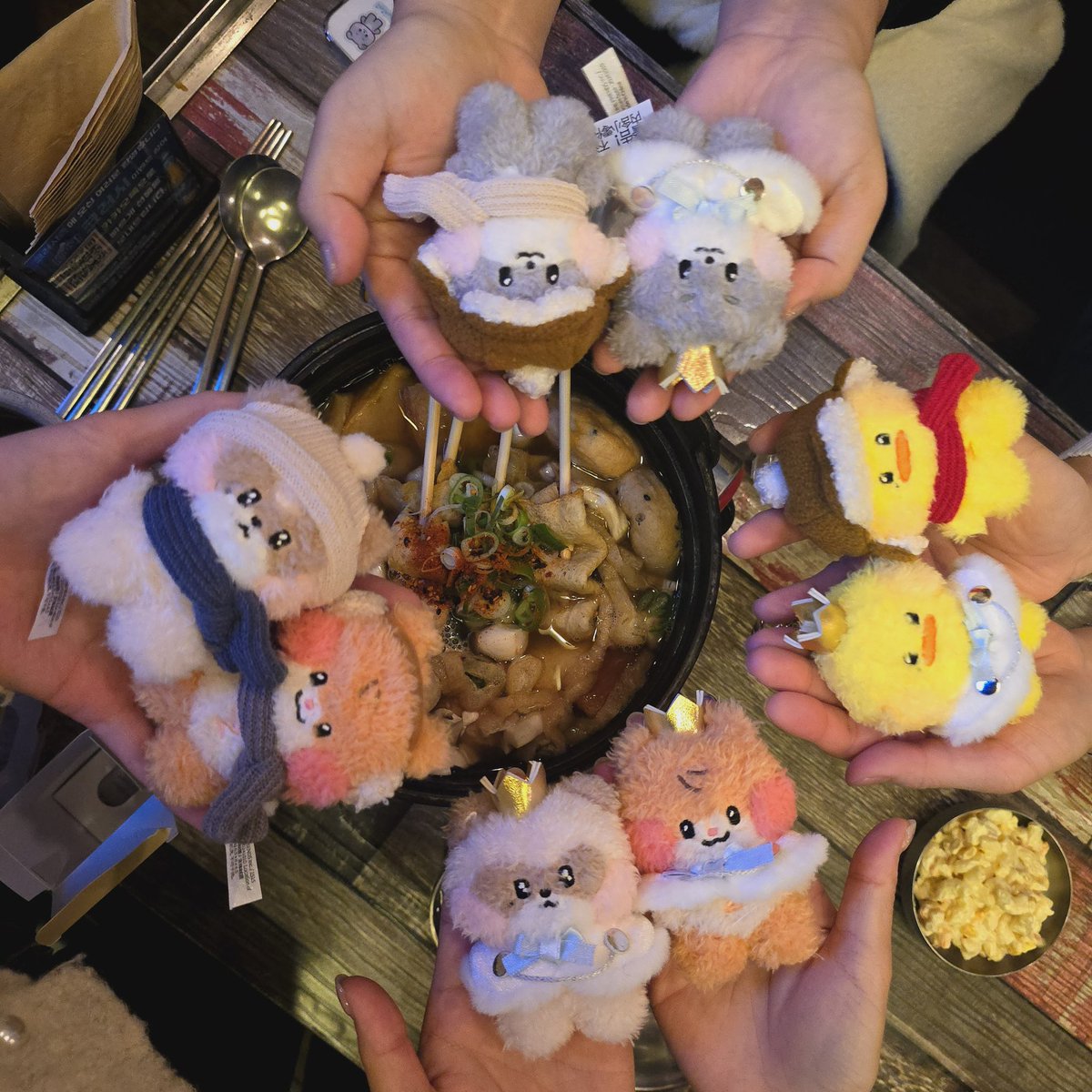 초바비 tweet media