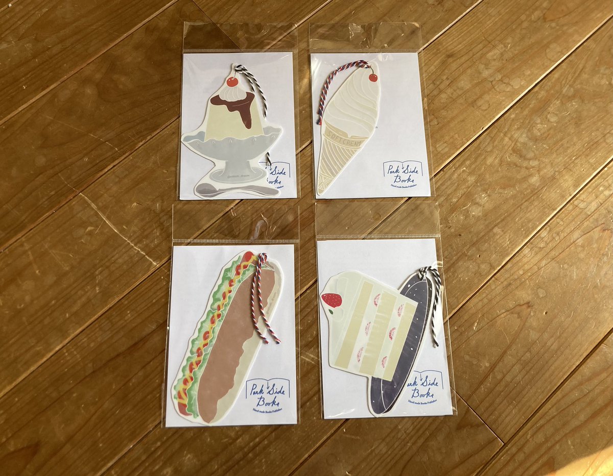 hibi_d_room's tweet photo. 明日は @honbako_cafe でひさしぶりの #STOREDAY です。
あちこちで買い集めたzineやリトルプレスの閲覧や 今年作った掌編やしおりの販売を行います。
今回もドリンクご利用のミニしおりプレゼントも行います。
やや寒い天気予報ですが遊びに来てください👍
#parksidebooks #日々図案室 https://t.co/JSND8YTuda