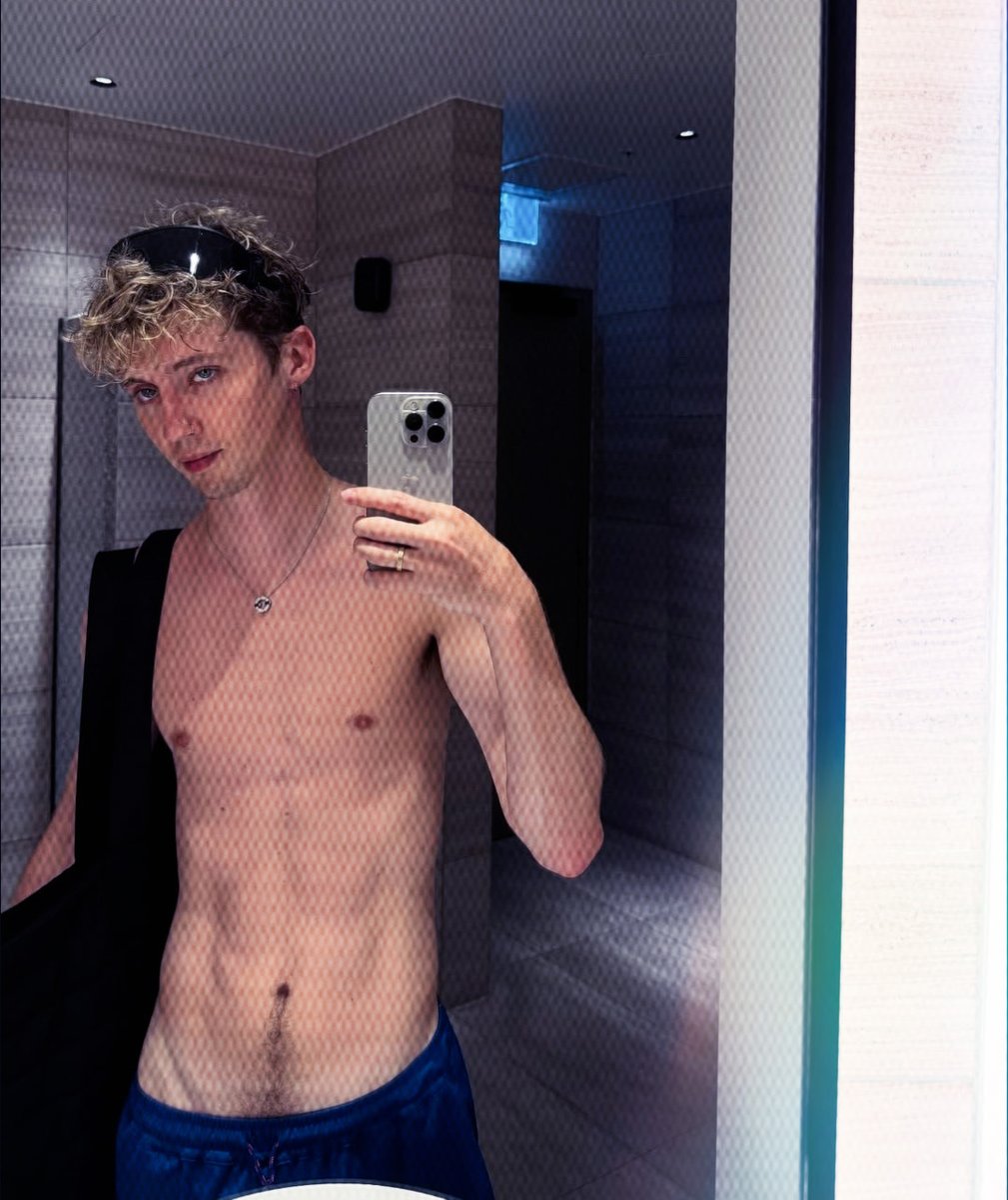 georgieee. tweet media