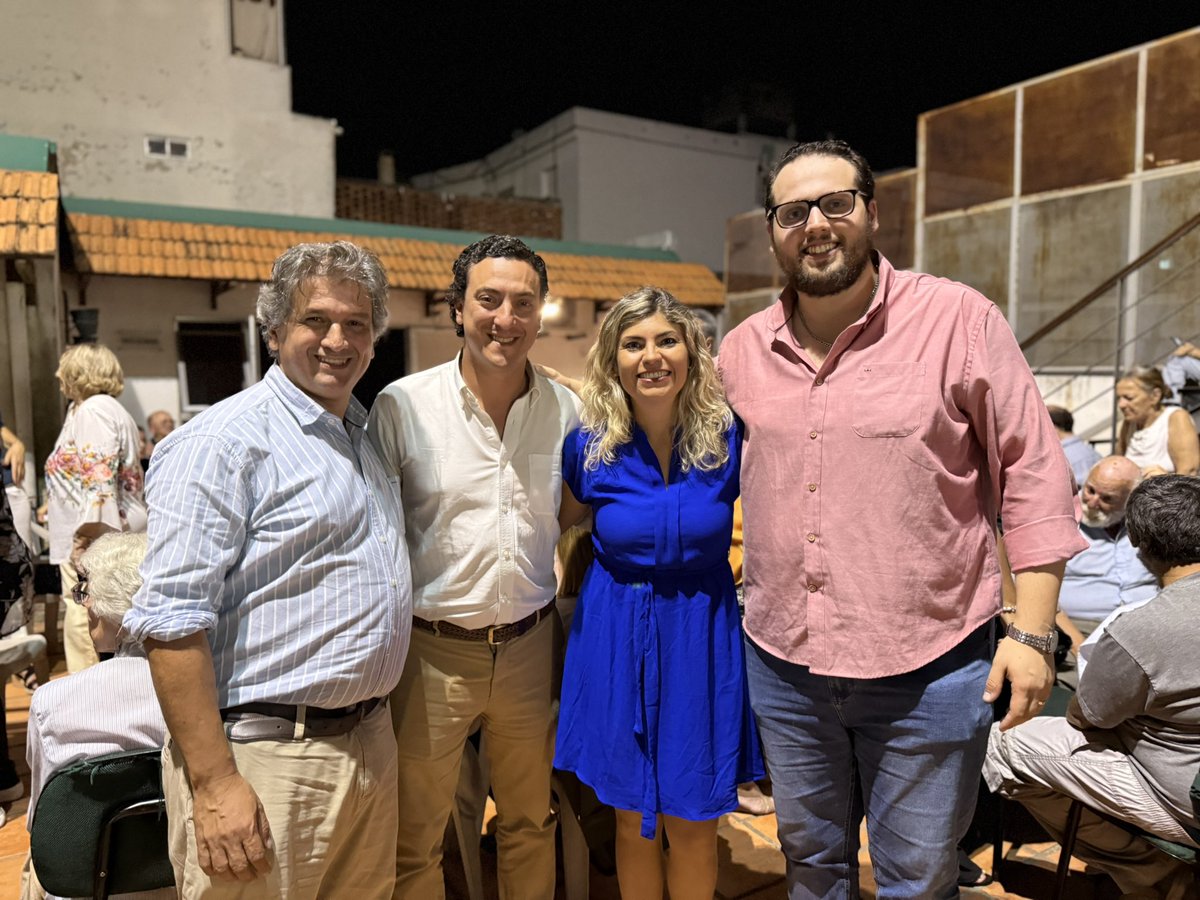 Santiago Borsari Fedullo (@santiagoborsari) on Twitter photo Acompañamos a <a href="/RosanaGarciaPaz/">Rosana García</a> y a los compañeros de <a href="/HacemosJuntos71/">HACEMOS JUNTOS</a> en una linda despedida de año, con la energía que nos caracteriza, para esta nueva etapa que viene 💪 Acompañamos a <a href="/RosanaGarciaPaz/">Rosana García</a> y a los compañeros de <a href="/HacemosJuntos71/">HACEMOS JUNTOS</a> en una linda despedida de año, con la energía que nos caracteriza, para esta nueva etapa que viene 💪