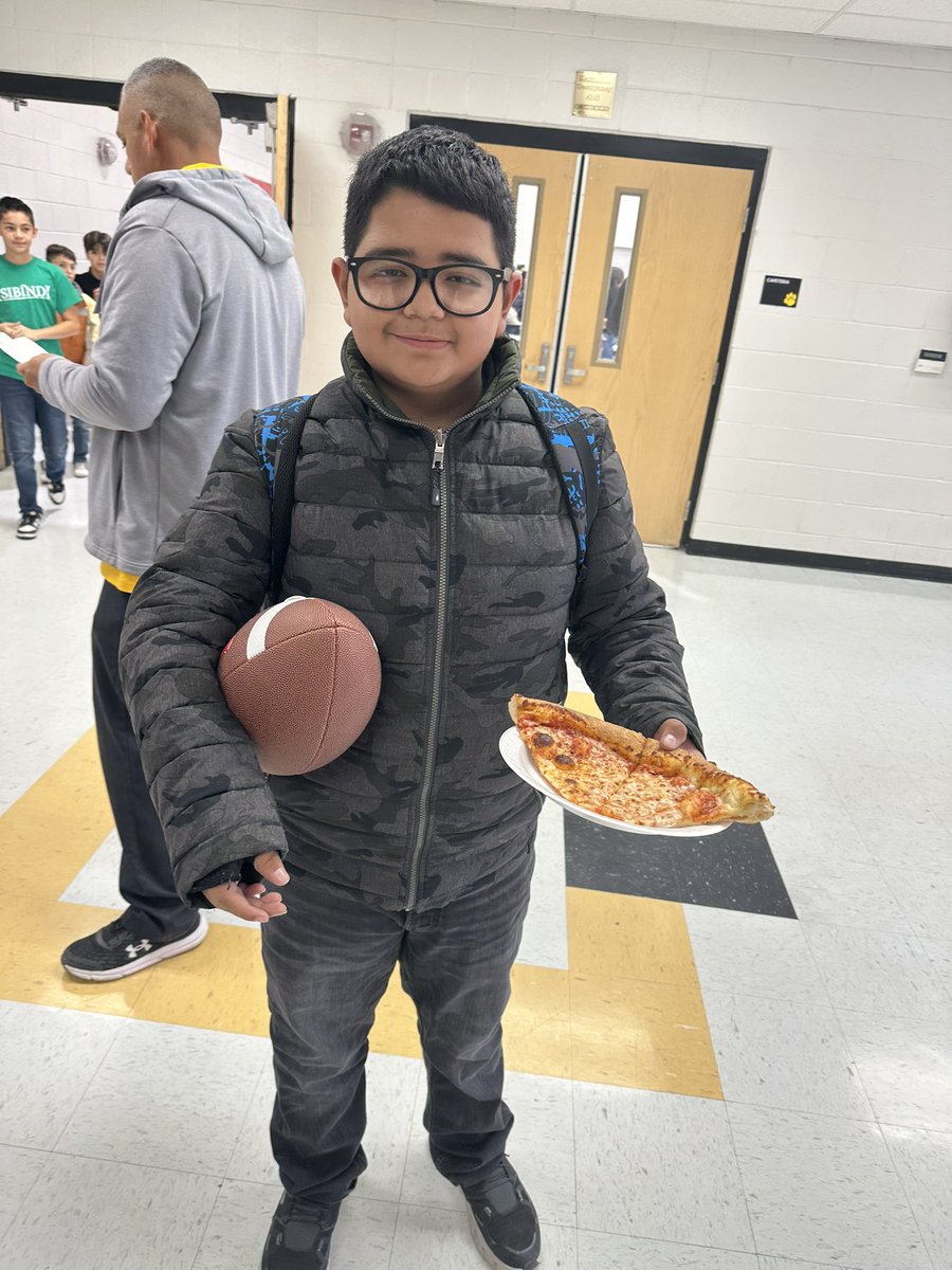PhysicalEd_HA's tweet photo. #Ezscan winners! Thank you for all your hard work and dedication. π #TeamSISD #AllIn @HAntwine_MS @MChavez_AMS @iGalindo_AMS https://t.co/GpifmeN5xH
