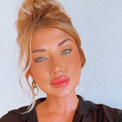 allibby321's tweet photo. #NewProfilePic #feetworshi̇p #dom #pig #vore #findom # https://t.co/ywIuzejYew