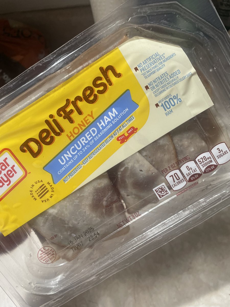 bservvv's tweet photo. Hey @Walmart this is what you’ve got in your fridges? Delivered with my order today 🤢 https://t.co/xYQLzUG5VA