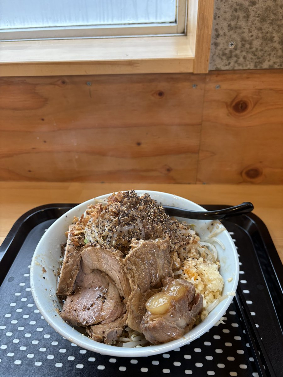 _watawa9's tweet photo. 夢を語れ🍜

汁なし
麺200g
ソーキ（豚バラ軟骨）
ニンニクあり
野菜マシ

今までの二郎系で1番美味しかったです😋

#夢を語れ https://t.co/AS8swBymfy
