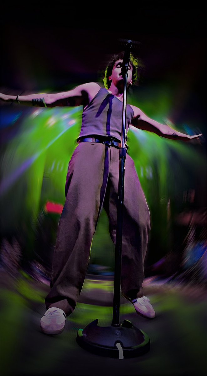 youareok8123's tweet image. 📸 @JonahMarais #slowmotion