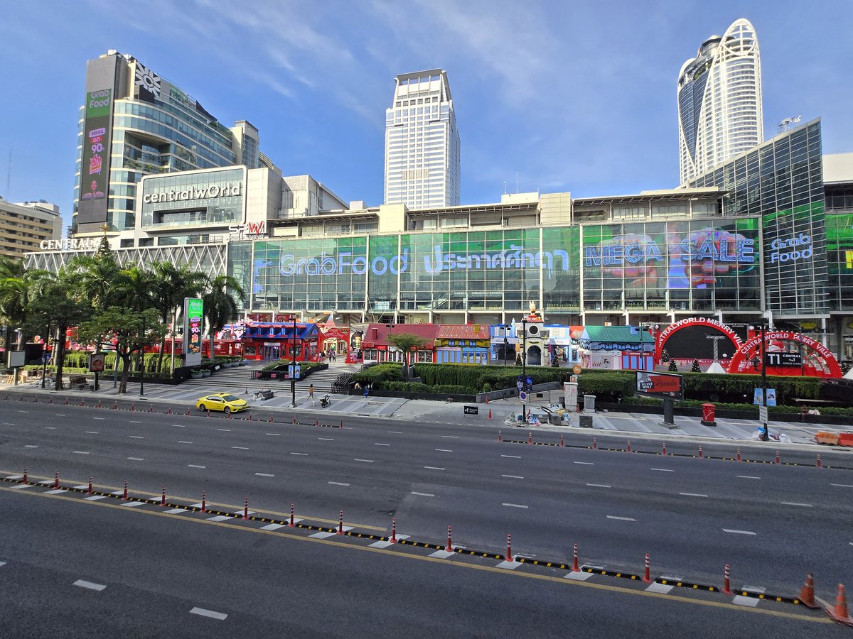 As has become tradition at this time of year .. the CentralWorld photo ..