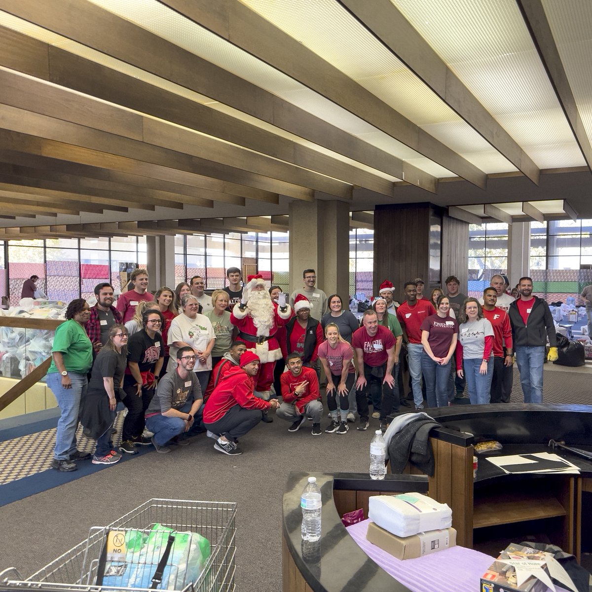 FriendsU's tweet image. This afternoon, Friends University Faculty and Staff volunteered for the 32nd annual Salvation Army Service Day! Tasks included sorting and bagging thousands of presents and decorating the library to prepare for local families. #MyFriendsU #Service #RISEValues
