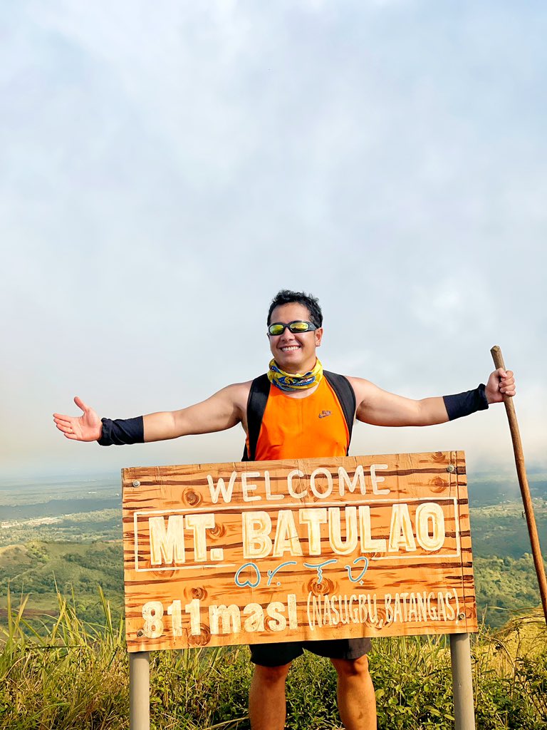 dearJohn26's tweet photo. Saturday hike! #mtbatulao https://t.co/kYmbwGdmqw