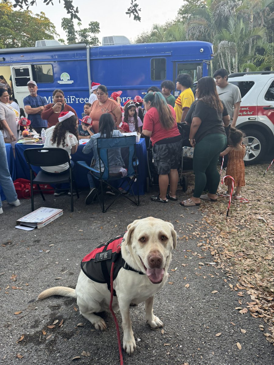 OscarTherapyDog's tweet photo. Tonight we attended a toy give away event. Oscar made lots of new friends.Always great to see everyone smiling and having a wonderful time. #therapydog #firstresponderspack #bsofr #holidayseason #giveback #makeadiffernce https://t.co/vpfsXc716N