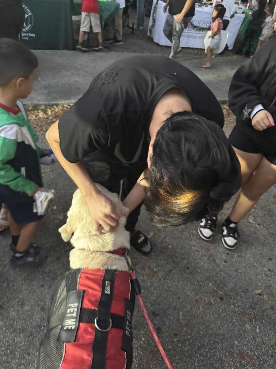 OscarTherapyDog's tweet photo. Tonight we attended a toy give away event. Oscar made lots of new friends.Always great to see everyone smiling and having a wonderful time. #therapydog #firstresponderspack #bsofr #holidayseason #giveback #makeadiffernce https://t.co/vpfsXc716N