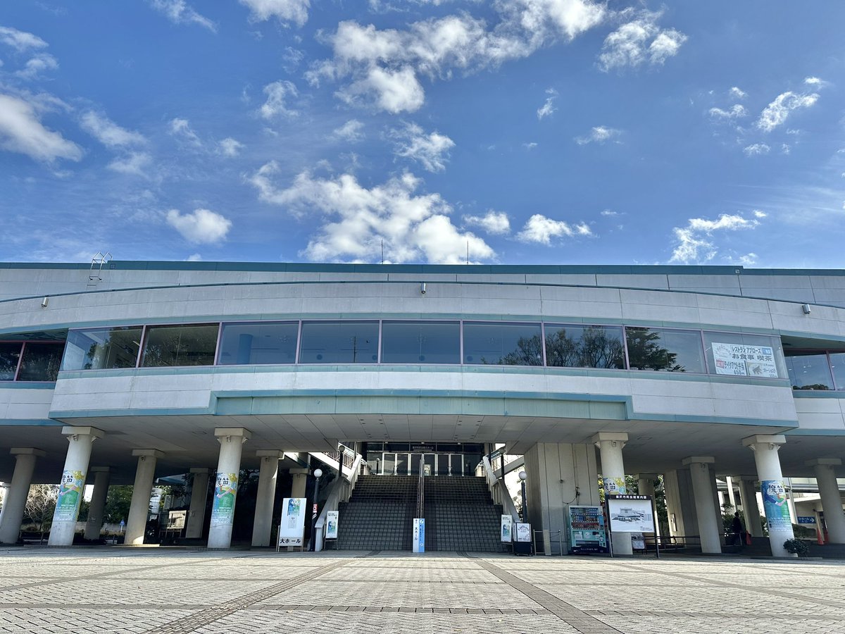 H_Matayoshi's tweet image. 本日藤沢市民オペラ『魔笛』初日！！快晴☀️
素晴らしいホールに力を借りて🦜✨
#藤沢市民会館
#藤沢市民オペラ