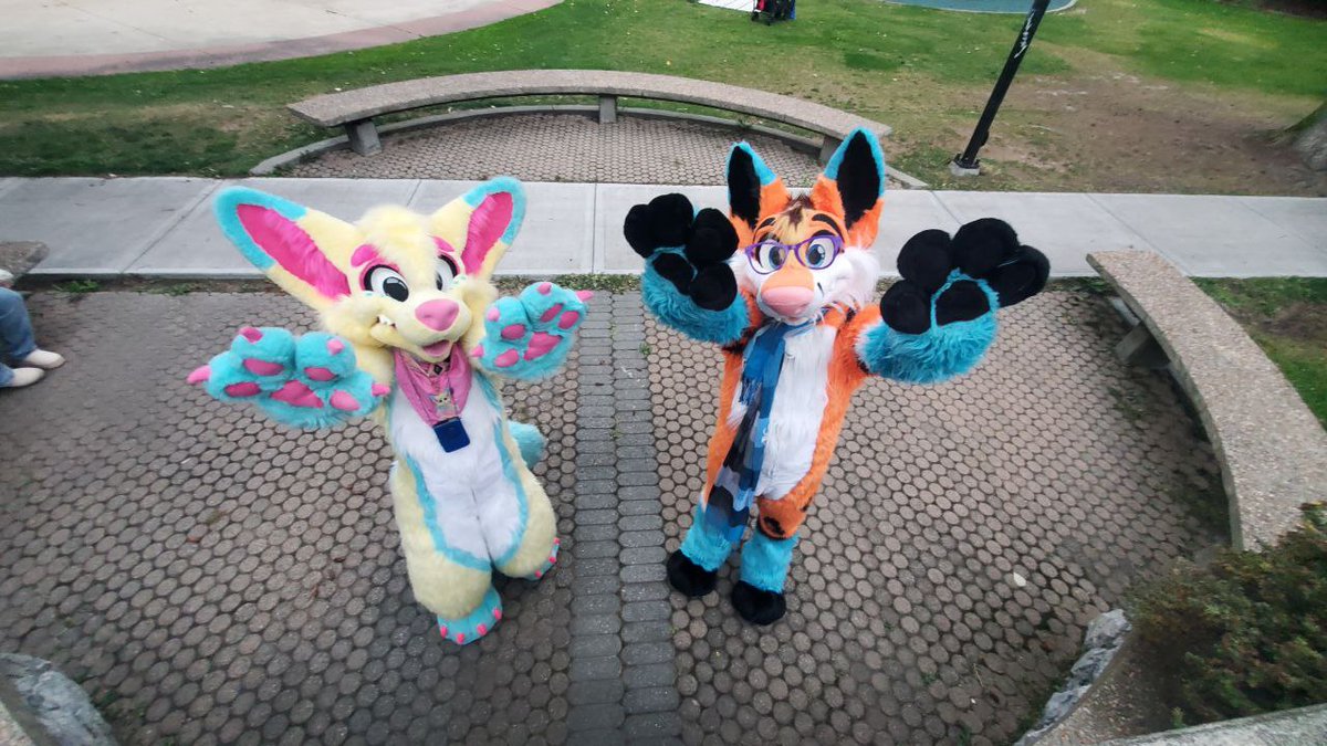 Eastea (@launchpadfurry) on Twitter photo Uppies?? Can us have uppies?? We need uppies plz :3
#FursuitFriday
🦊: <a href="/Cyndercidee/">🍁🏂 EARS COUNT 😷🇨🇦</a>
🪡: <a href="/MoreFurLess/">More Fur Less</a> Uppies?? Can us have uppies?? We need uppies plz :3
#FursuitFriday
🦊: <a href="/Cyndercidee/">🍁🏂 EARS COUNT 😷🇨🇦</a>
🪡: <a href="/MoreFurLess/">More Fur Less</a>
