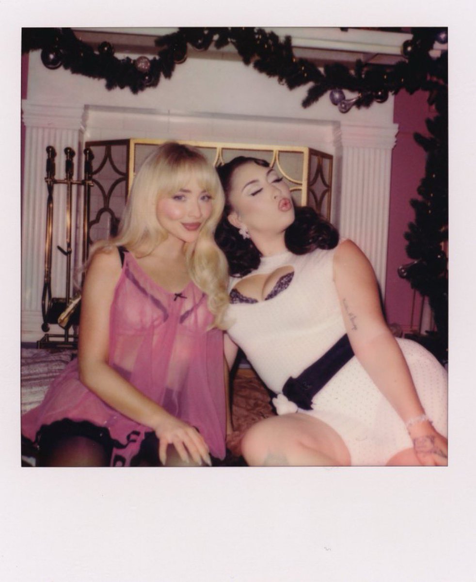 juansinmeido's tweet photo. KALI UCHIS AND SABRINA https://t.co/EvNLBgVW1G