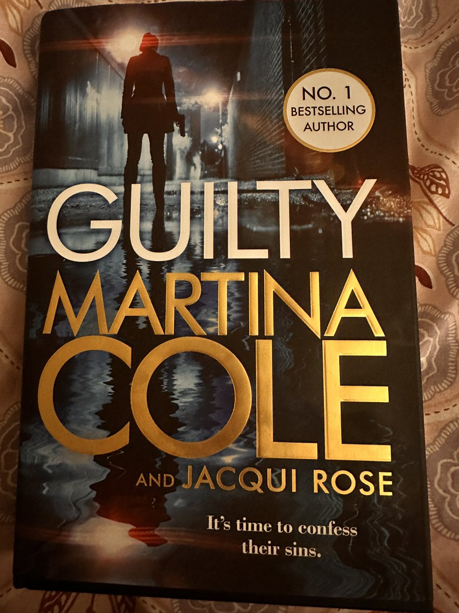 bmthchick1988's tweet photo. It’s been a long time since I had to get up at 5am just so I can keep reading. Brilliant book yet again from @MartinaCole https://t.co/7VYh0ep7GE