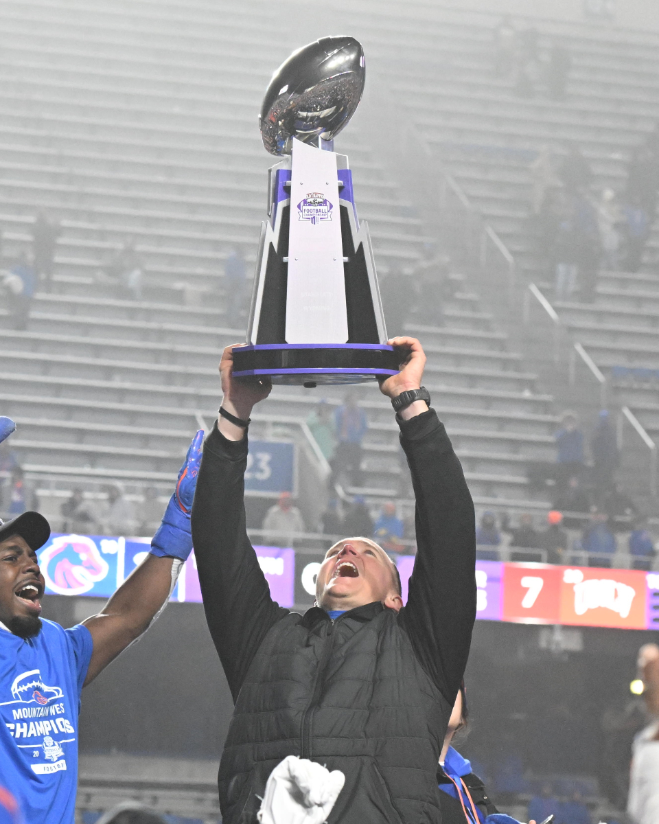 BroncoSportsFB's tweet photo. 🏆🏆🏆

#BleedBlue | #BuiltDifferent https://t.co/ZjW0Hds5lo