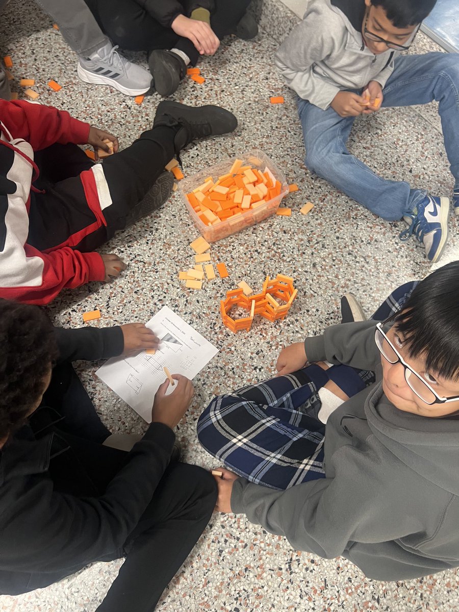 traskbears's tweet photo. We love Friday morning bear activities!!!! #traskmiddle. https://t.co/QSntXIMSSB