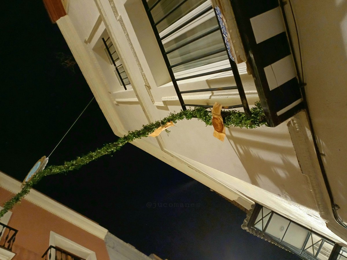 jucomanes's tweet photo. Han adornado la calle Gerona con MOSTACHONES DE UTRERA https://t.co/c7wjpDTTGv