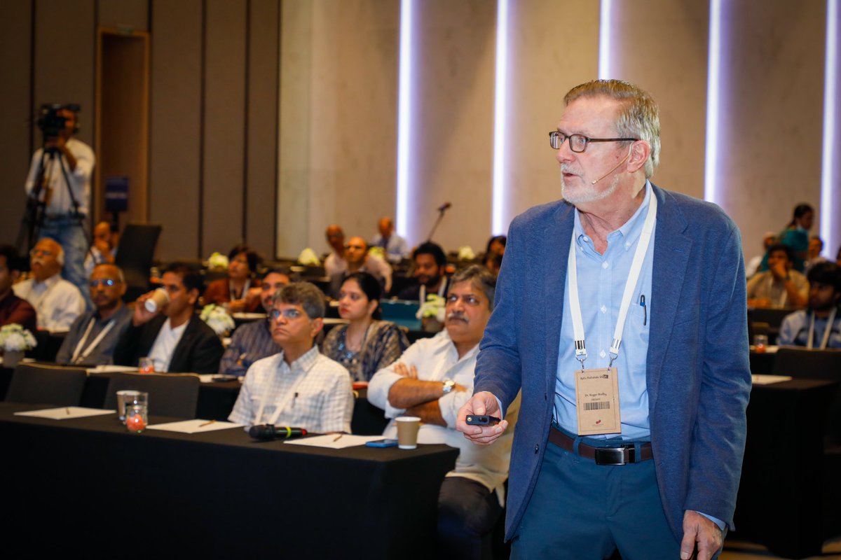 Prakash_Jeh's tweet photo. FULL HOUSE at 7:45 am for Dr. Roger Rodby's insightful talk on Glomerulonephritis at #ApExPathshala! The enthusiasm is palpable! #Glomerulonephritis #Nephrology #MedicalConference" https://t.co/zGaxFzhsc1