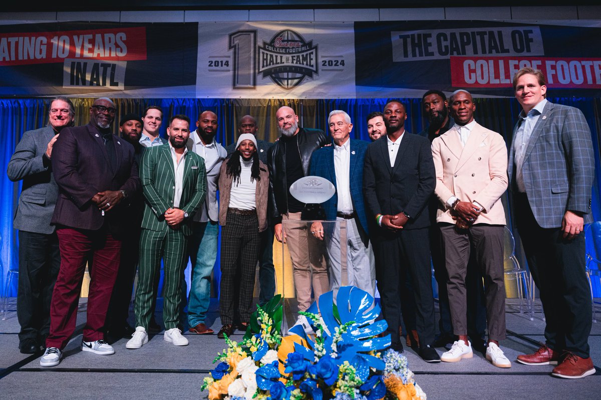 SEC's tweet photo. Legends live forever ๐ซก
What a night honoring our 2024 #SECLegends class at @cfbhall!
#SECChampionship x @TMobile https://t.co/brVE6wmD3l