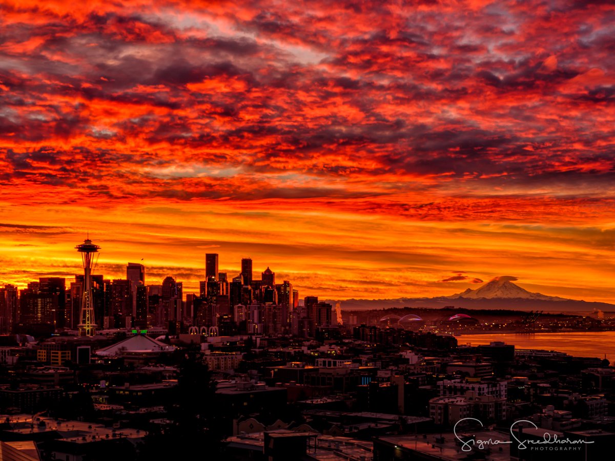 A few more frames from that #Seattle #Sunrise this morning…