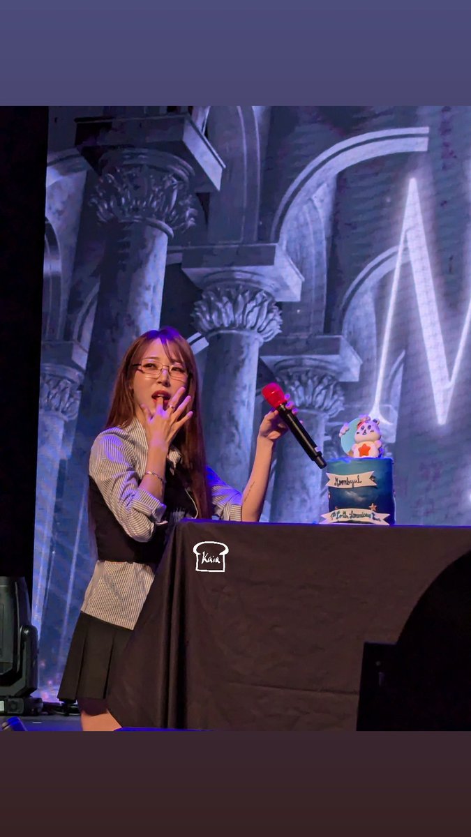 _kaiatoast's tweet photo. 20241206 Tampa

And she calls us perverts.... 🥵

#문별 #문별이 #玟星 #文星伊 #MOONBYUL #moonbyulyi #mamamoo #마마무 #媽媽木 https://t.co/DVMsi3WQPc