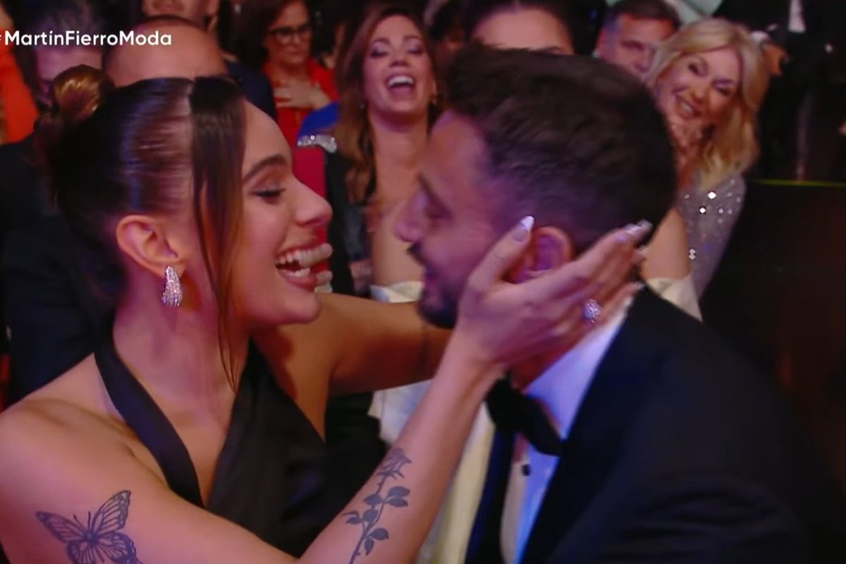 taflose24's tweet image. yanina latorre somos todas