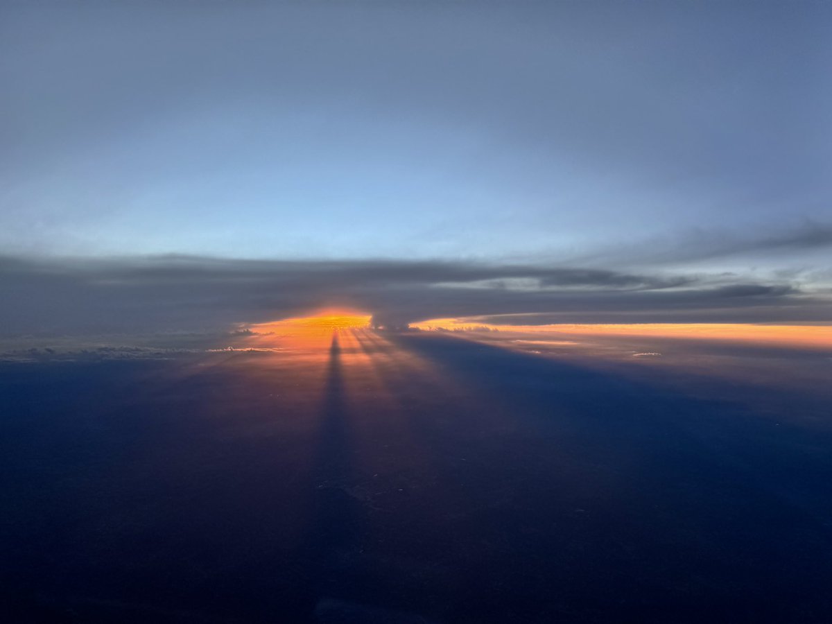 flying_rowerLeo's tweet image. Sunset de hoje #pilotview