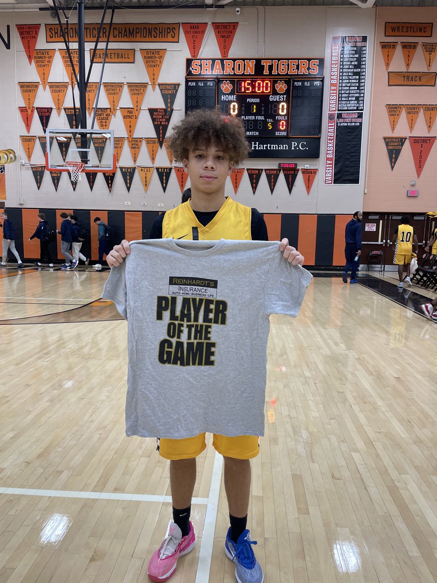 Not the finish he hoped for but Farrell's Tre'lon Cousin played big tonight scoring 14 points to take home the <a href="/Reinhardts1904/">Reinhardt’s Insurance</a> POG T! <a href="/EBJayyy23/">Eric Bell Jr©️</a>