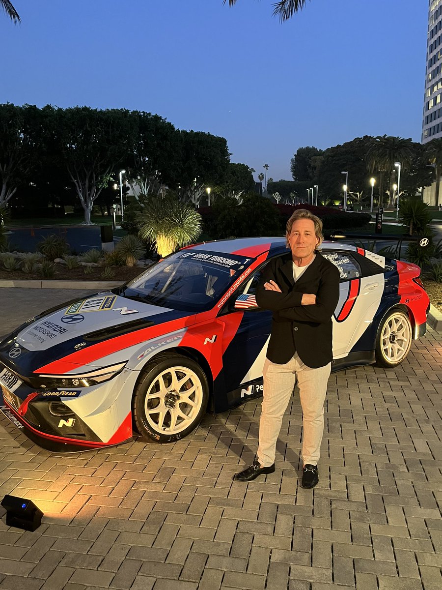 BHA's tweet photo. It was a special evening celebrating the holidays with the @Hyundai crew! https://t.co/Yh33opZhpz