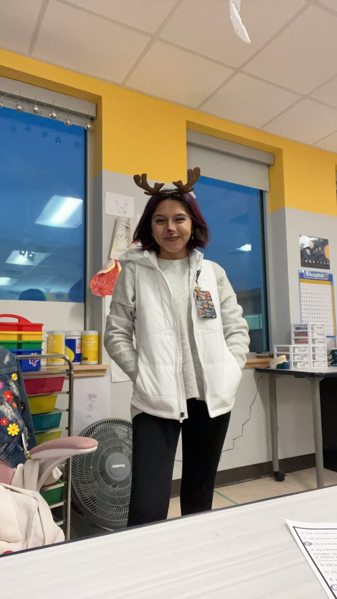 Genesisssedillo's tweet photo. Imagine not liking me and I’m just playing dress up in front of 25 kids every day https://t.co/uE109SL6Ra