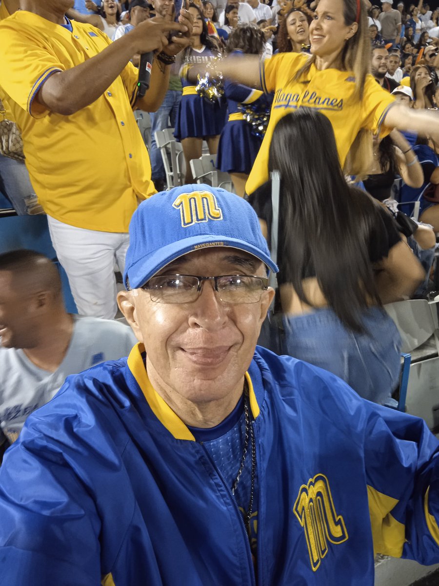 EL_MENESES's tweet photo. #AtrapaLaEmocion @Magallanes_bbc 
Saludos desde Guacara, Carabobo. Felicitaciones al equipo de Venevisión por la excelente transmisión.
¡Magallanes para todo el mundo! https://t.co/bp9GTpIMfK